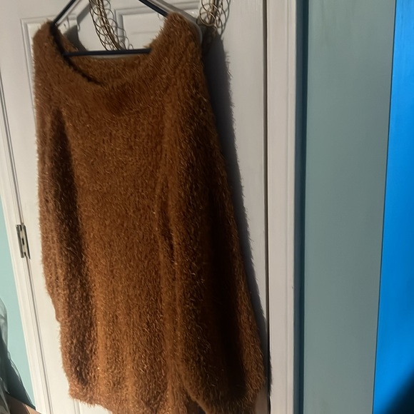 Snails & Cinnamon M Orange Brown Fuzzy Long Sleeve Stretch Boat Neck Sweater. - Picture 4 of 4